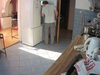 voyeurcam-julmodels-kitchen webcam