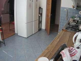 voyeurcam-julmodels-kitchen webcam