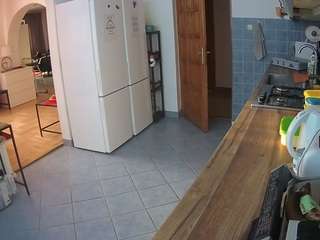 voyeurcam-julmodels-kitchen