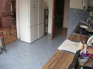 voyeurcam-julmodels-kitchen camsoda