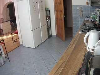voyeurcam-julmodels-kitchen webcam