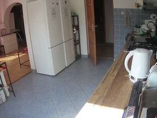 voyeurcam-julmodels-kitchen webcam
