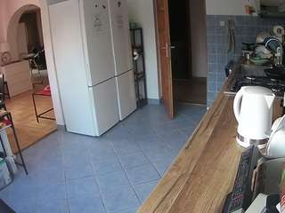 voyeurcam-julmodels-kitchen webcam