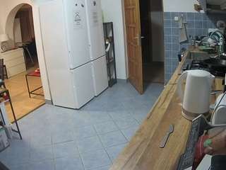 voyeurcam-julmodels-kitchen webcam