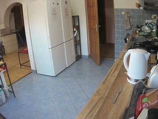voyeurcam-julmodels-kitchen