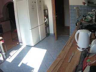 voyeurcam-julmodels-kitchen