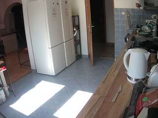 voyeurcam-julmodels-kitchen