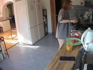 voyeurcam-julmodels-kitchen camsoda