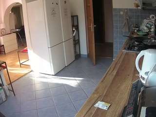 voyeurcam-julmodels-kitchen camsoda