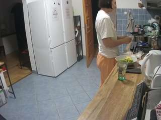 voyeurcam-julmodels-kitchen camsoda