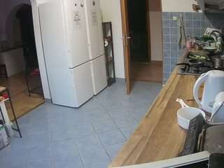 voyeurcam-julmodels-kitchen