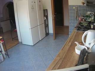 voyeurcam-julmodels-kitchen