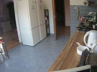 voyeurcam-julmodels-kitchen