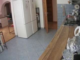 voyeurcam-julmodels-kitchen webcam