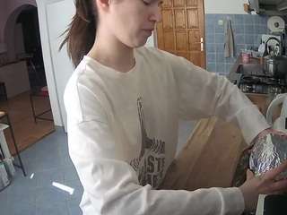 voyeurcam-julmodels-kitchen webcam