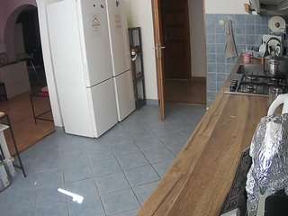 voyeurcam-julmodels-kitchen
