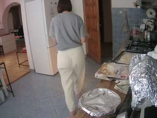 voyeurcam-julmodels-kitchen