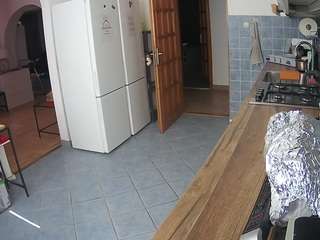 voyeurcam-julmodels-kitchen