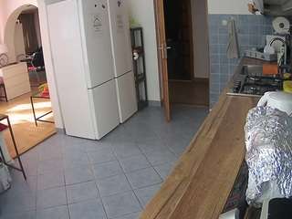 voyeurcam-julmodels-kitchen