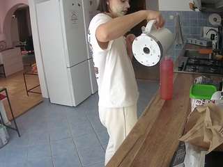 voyeurcam-julmodels-kitchen live cam profile