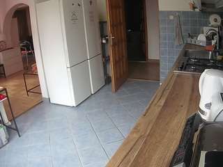 voyeurcam-julmodels-kitchen