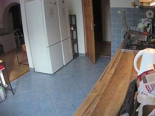 voyeurcam-julmodels-kitchen live cam profile