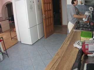 voyeurcam-julmodels-kitchen