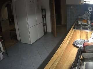 voyeurcam-julmodels-kitchen webcam