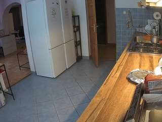 voyeurcam-julmodels-kitchen webcam