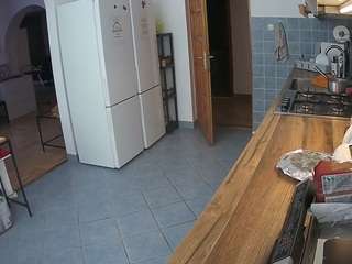 voyeurcam-julmodels-kitchen