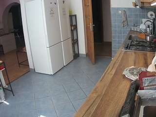 voyeurcam-julmodels-kitchen webcam