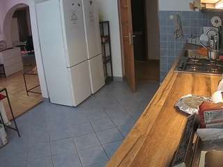 voyeurcam-julmodels-kitchen
