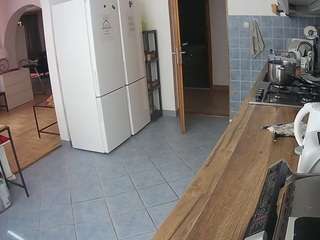voyeurcam-julmodels-kitchen webcam