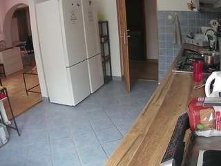 voyeurcam-julmodels-kitchen webcam
