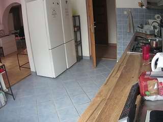 voyeurcam-julmodels-kitchen webcam