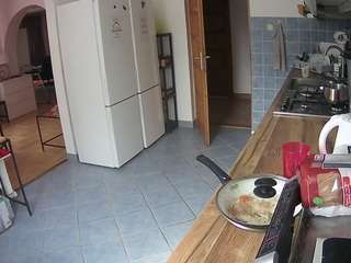 voyeurcam-julmodels-kitchen