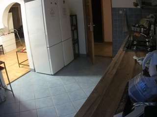 voyeurcam-julmodels-kitchen