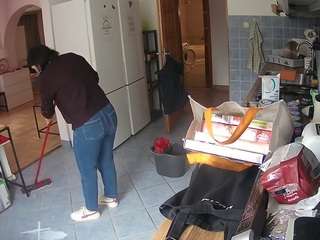 voyeurcam-julmodels-kitchen