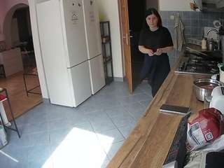 voyeurcam-julmodels-kitchen webcam