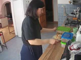 voyeurcam-julmodels-kitchen