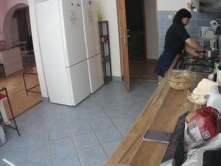voyeurcam-julmodels-kitchen