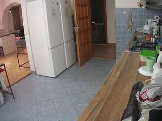 voyeurcam-julmodels-kitchen