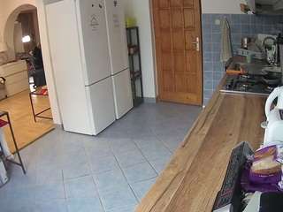 voyeurcam-julmodels-kitchen webcam