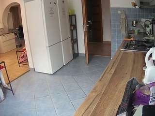 voyeurcam-julmodels-kitchen