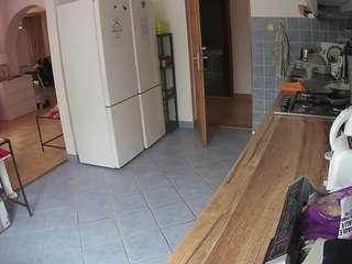 voyeurcam-julmodels-kitchen