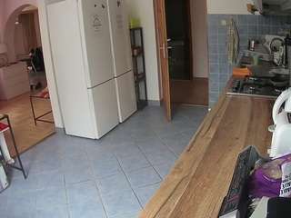 voyeurcam-julmodels-kitchen