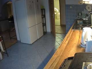 voyeurcam-julmodels-kitchen