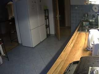 voyeurcam-julmodels-kitchen