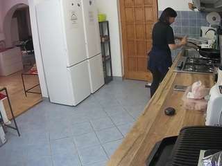 voyeurcam-julmodels-kitchen webcam