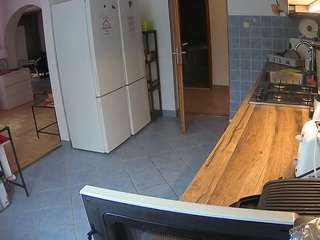 voyeurcam-julmodels-kitchen webcam